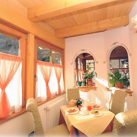 Aparthotel Garni Il Giglio Commezzadura